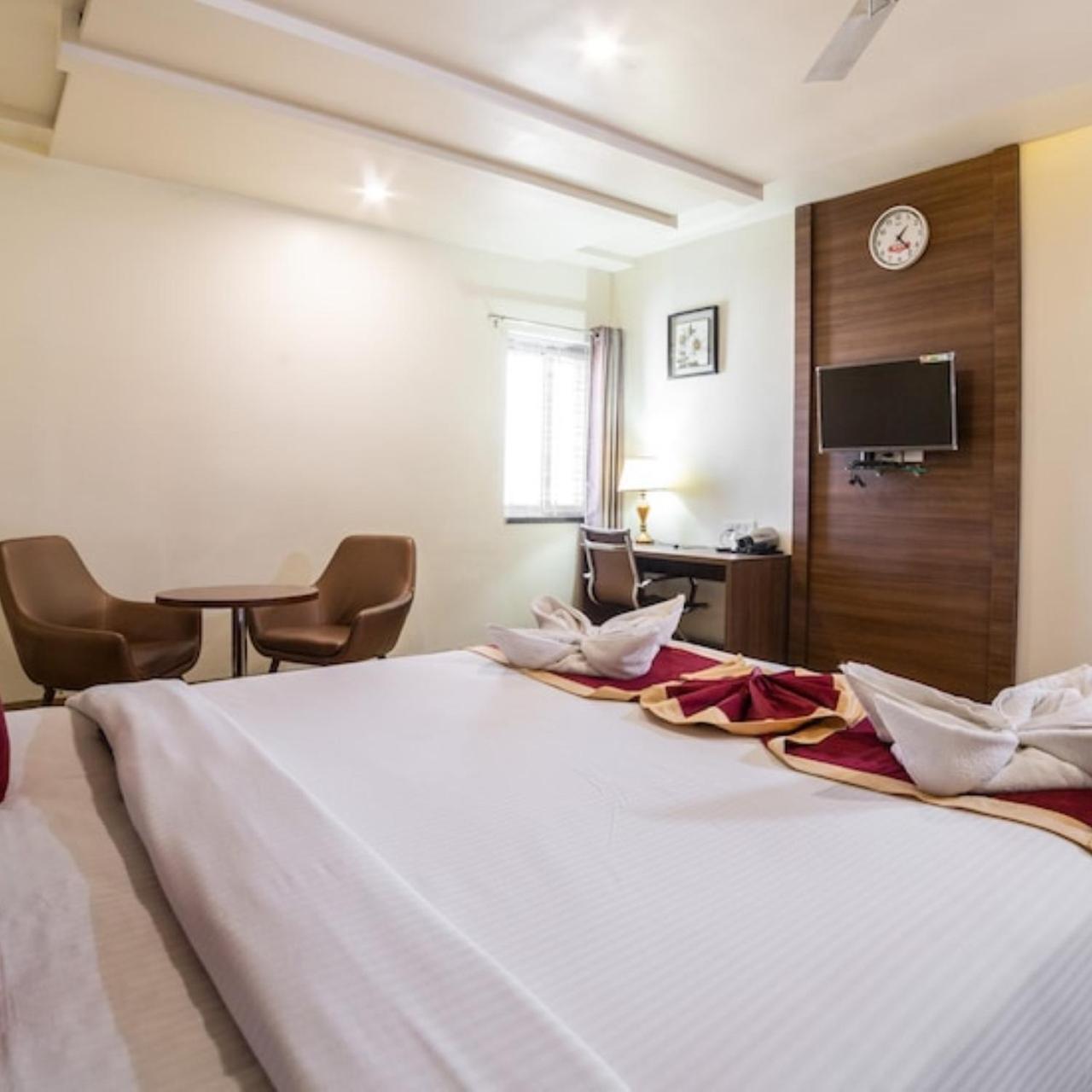 Hotel Svm Grand Medipally Haidarábád Kültér fotó
