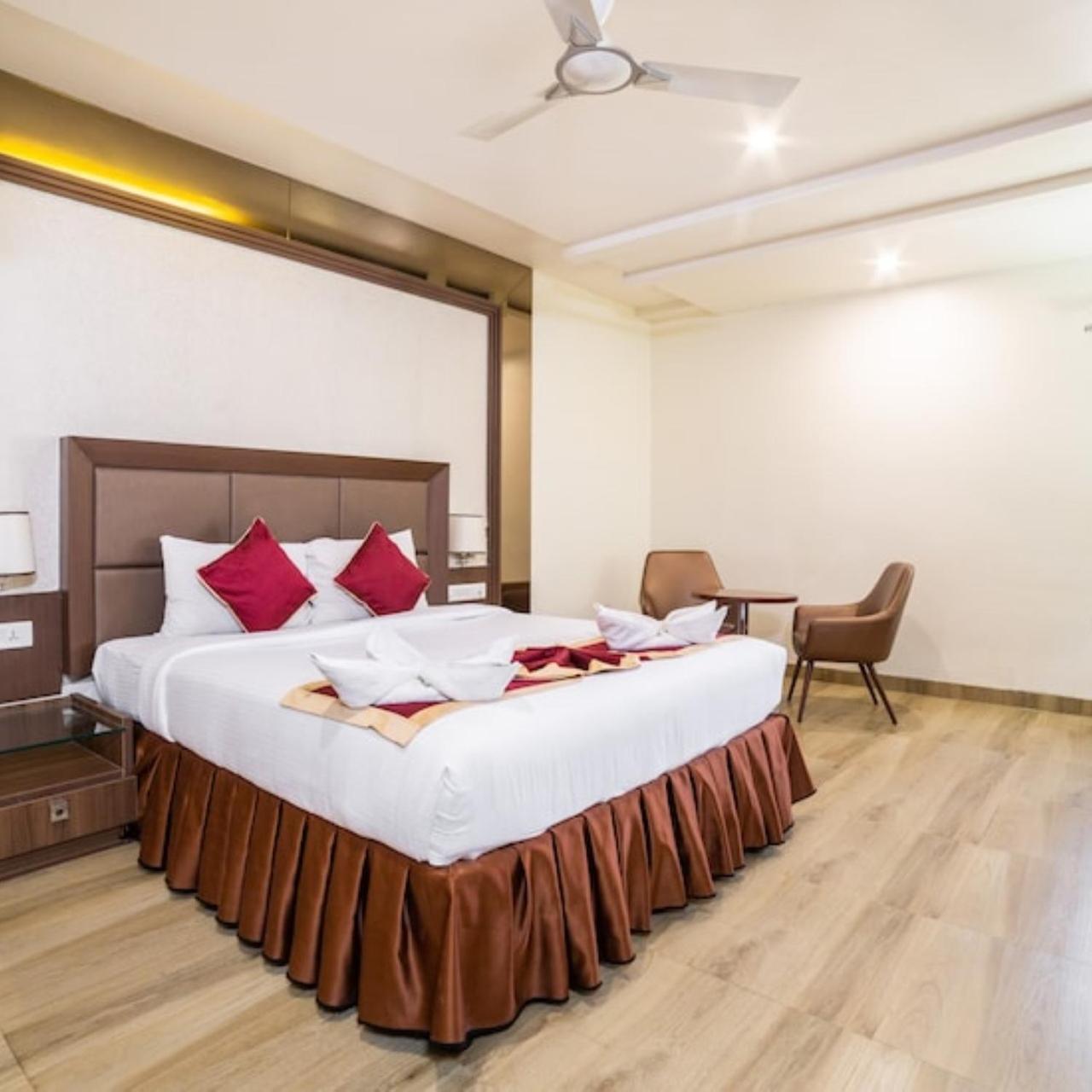 Hotel Svm Grand Medipally Haidarábád Kültér fotó