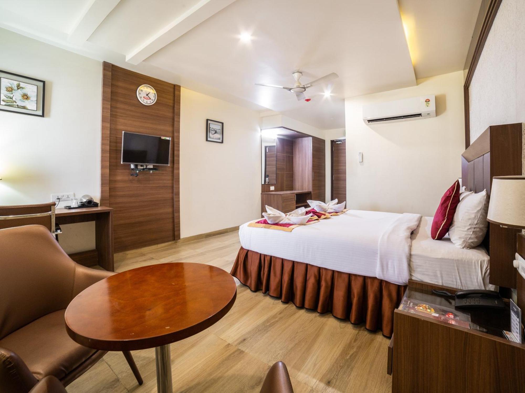 Hotel Svm Grand Medipally Haidarábád Kültér fotó