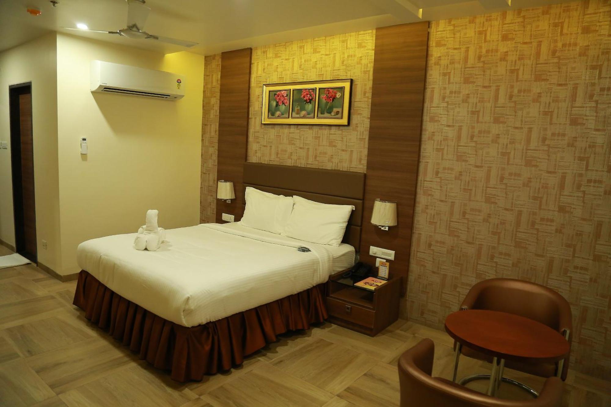 Hotel Svm Grand Medipally Haidarábád Kültér fotó
