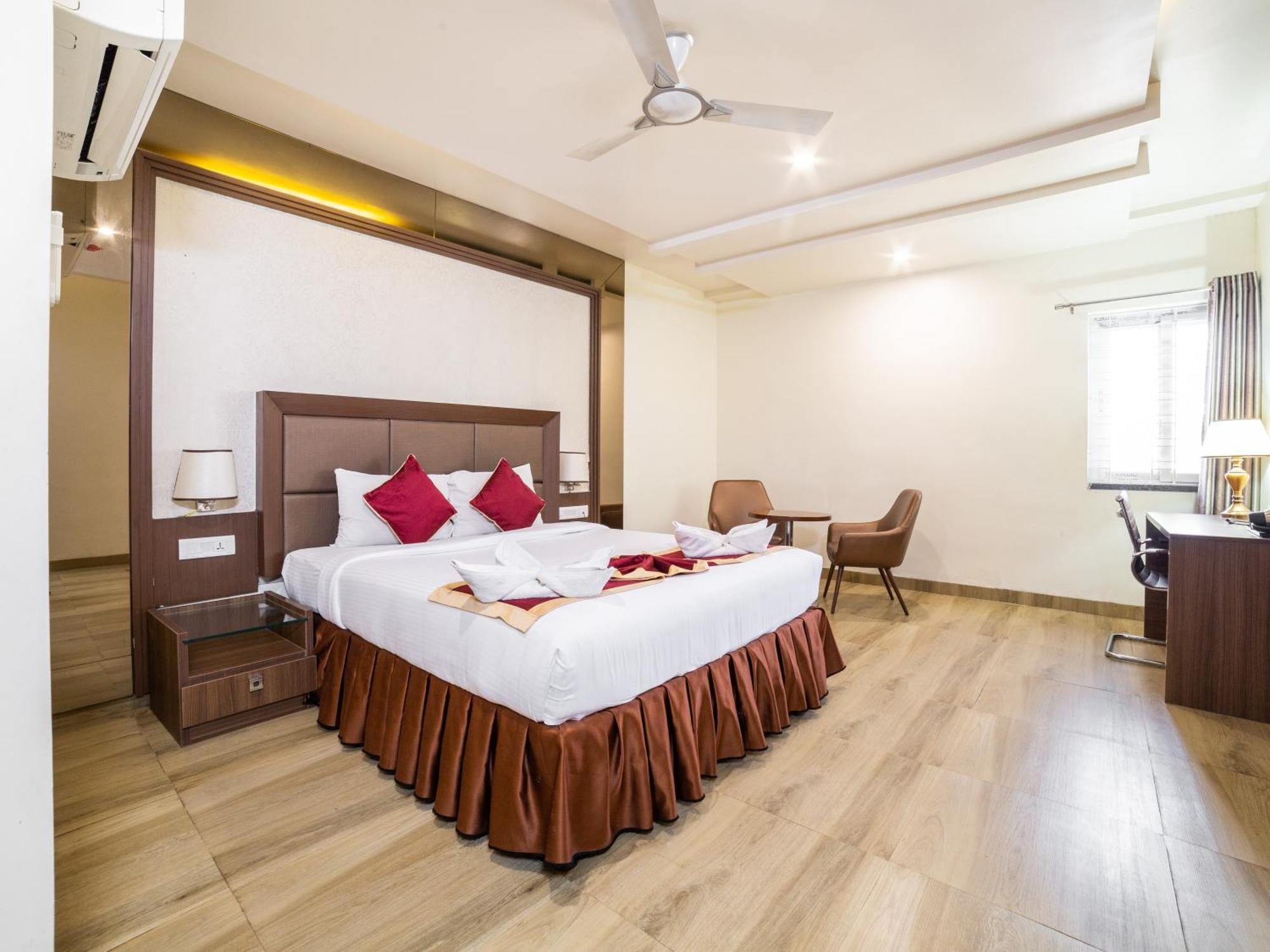 Hotel Svm Grand Medipally Haidarábád Kültér fotó